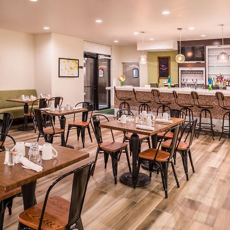Holiday Inn And Suites Addison By Ihg Exteriör bild