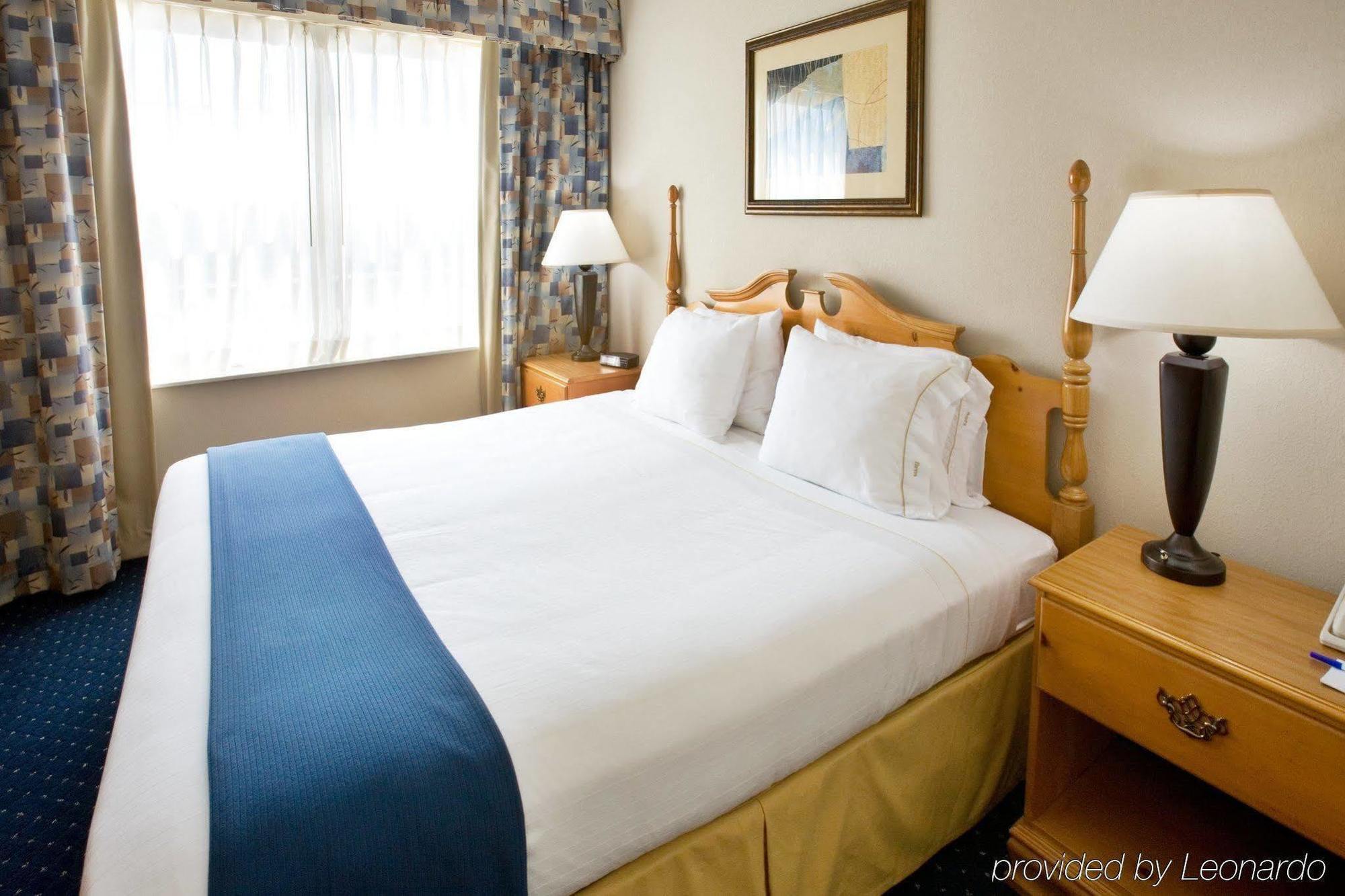 Holiday Inn And Suites Addison By Ihg Rum bild